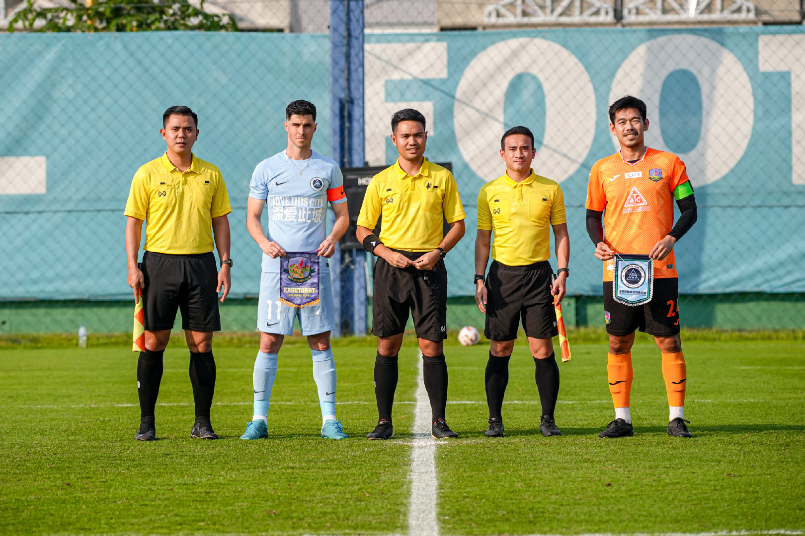 深圳新鵬城4-0戰(zhàn)勝泰甲球隊泰國農業(yè)大學，取曼谷冬訓首勝